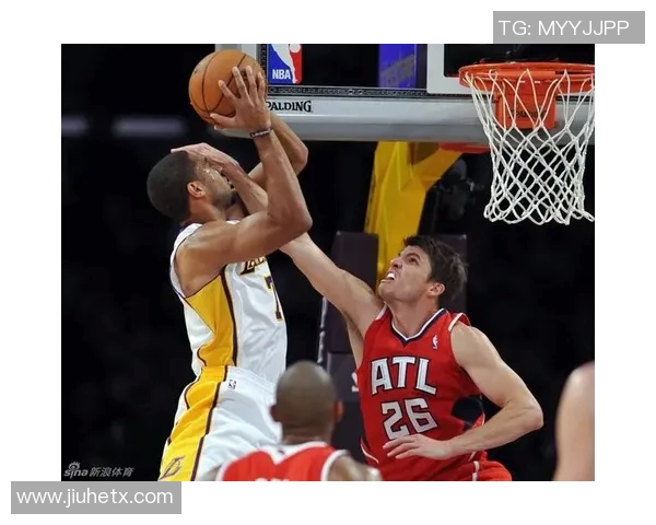 勇士对阵老鹰精彩直播尽在新浪体育全程跟踪报道